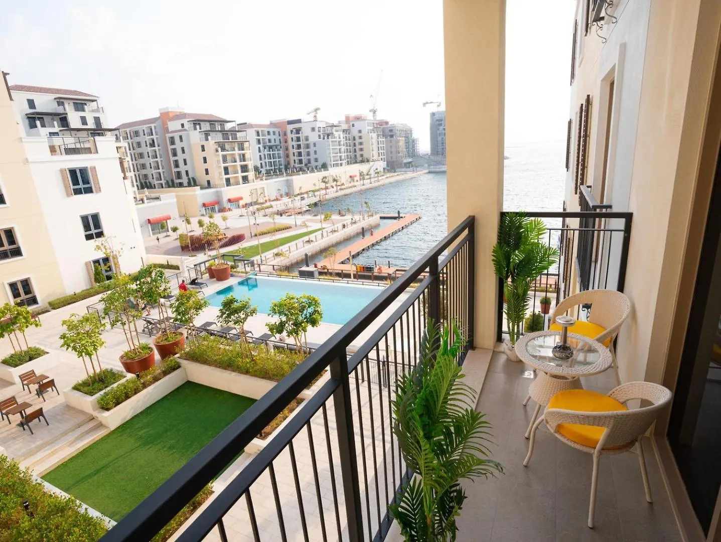 Sunset Haven At La Rive Apartment Dubai