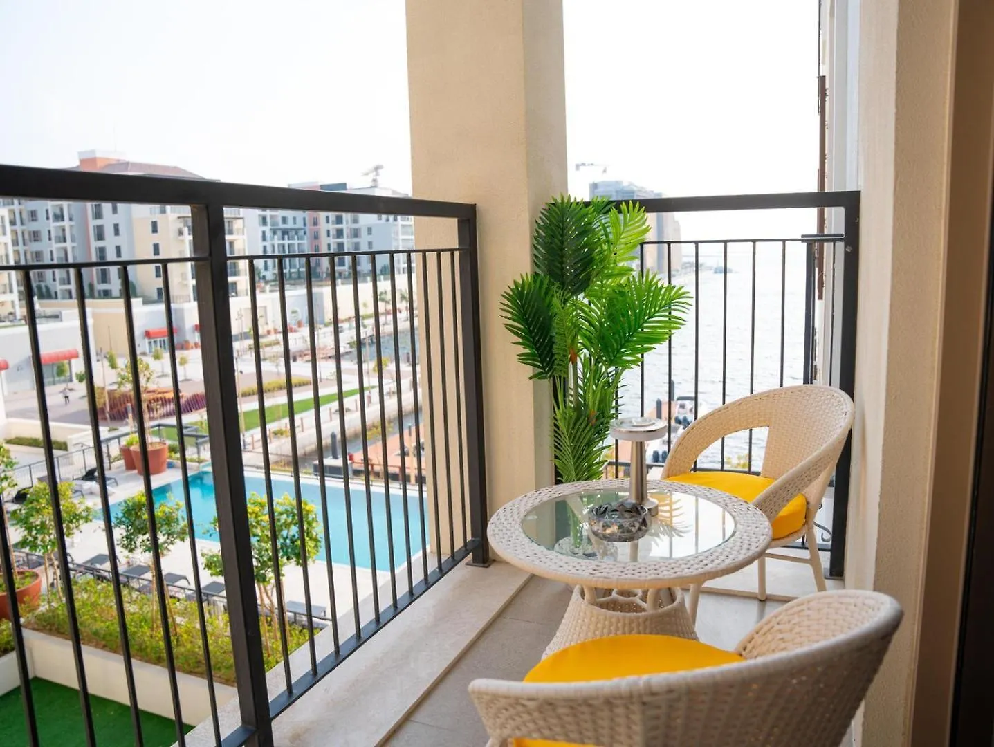 Sunset Haven At La Rive Apartment Dubai